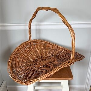Vintage Gathering / Gardening / Herbs / Flower Wicker Rattan Basket 24” Base